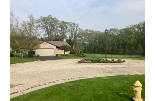 2465 Fieldstone Lane, Beloit, WI 53511