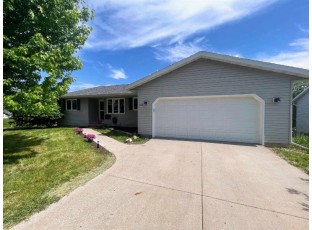 513 W Mohawk Trail DeForest, WI 53532