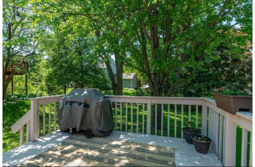 14 Oak Glen Court, Madison, WI 53717