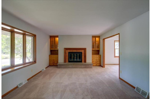 7401 Farmington Way, Madison, WI 53717