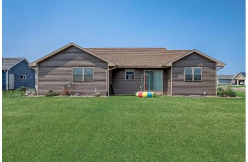 679 Badger Drive, Evansville, WI 53536