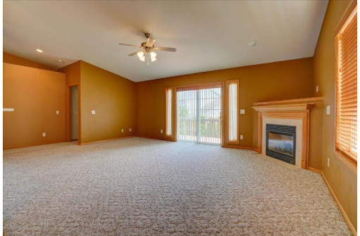 341 Kelvington Drive, Sun Prairie, WI 53590