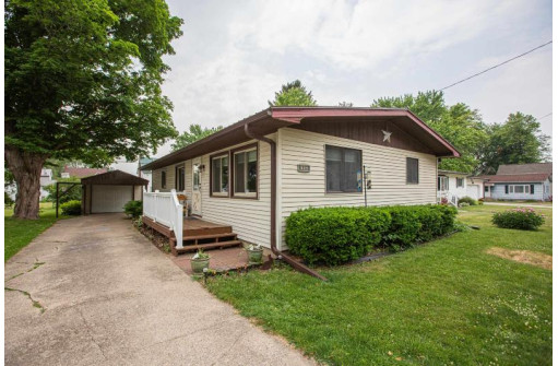 206 W Bluff Street, Cassville, WI 53806