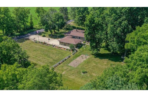 6101 S Kettle Road, Orfordville, WI 53576-9726