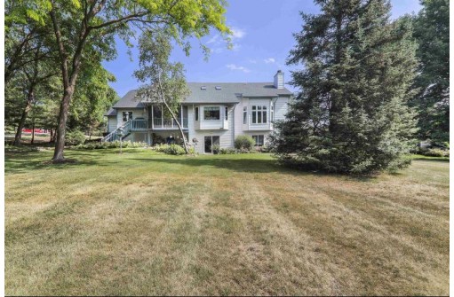 W11343 High Point Road, Lodi, WI 53555