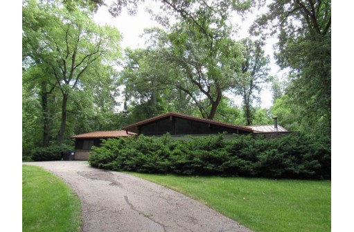 6948 E Foxhollow Road, Clinton, WI 53525