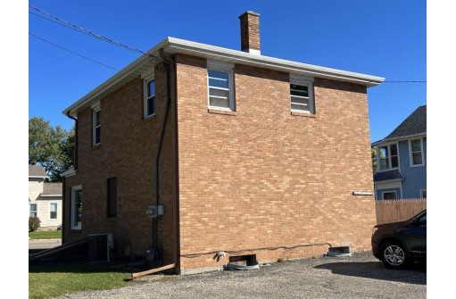 1321 W Court Street, Janesville, WI 53548-3538