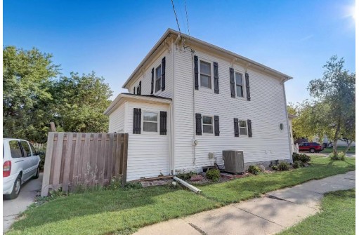 324 S Madison Street, Stoughton, WI 53589