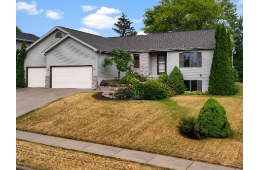 451 Oakwood Drive, Oregon, WI 53575