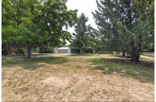 2334 E West Hart Road, Beloit, WI 53511-1812