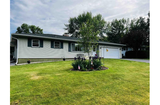 1325 Hyland Drive, Stoughton, WI 53587