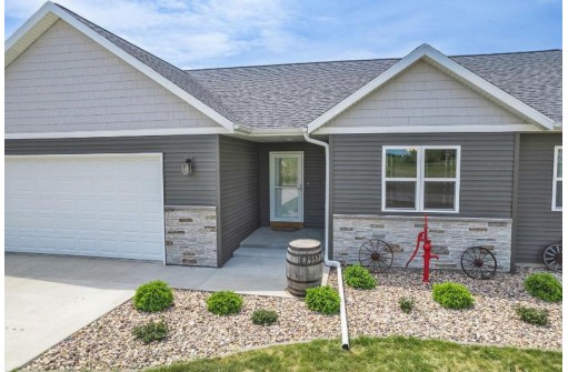 E7997 Quail Meadow Lane, Reedsburg, WI 53959