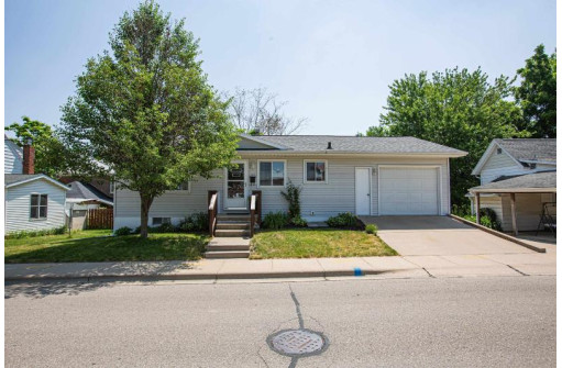 365 N 4th Street, Platteville, WI 53818