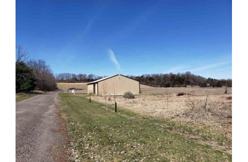 S5677 Highway 136, Baraboo, WI 53913