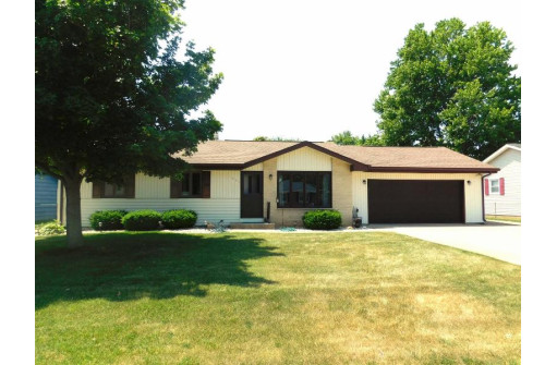 1527 Clover Lane, Janesville, WI 53545