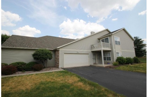 1401 Sienna Crossing Common 55, Janesville, WI 53546