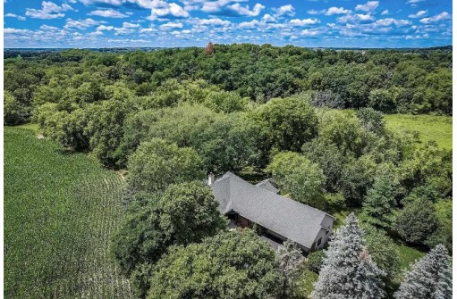 5533 Woodland Drive, Waunakee, WI 53597