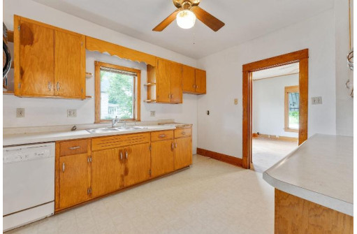 E4072 W Hillpoint Road, Hillpoint, WI 53937