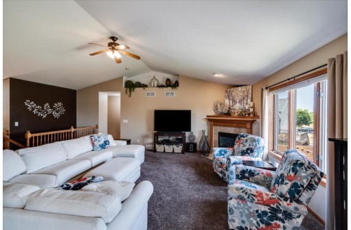 1308 Landmark Drive, Cottage Grove, WI 53527