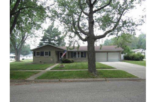 1109 Macarthur Drive, Janesville, WI 53548