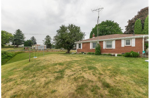 1217 Badger Road, Hazel Green, WI 53811