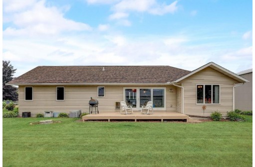 N5647 Knutson Road, Pardeeville, WI 53954