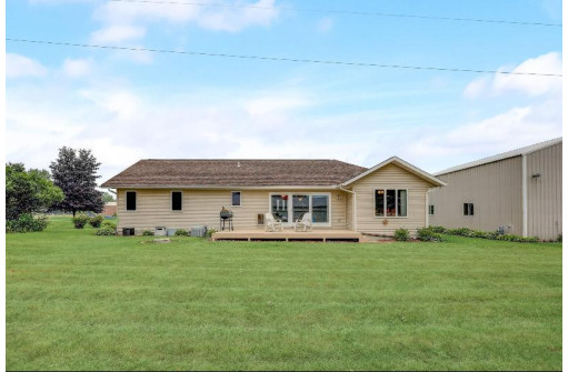 N5647 Knutson Road, Pardeeville, WI 53954