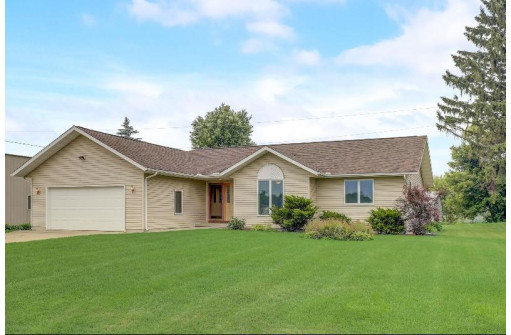 N5647 Knutson Road, Pardeeville, WI 53954