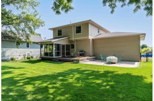 720 Bluestem Court, Sun Prairie, WI 53590