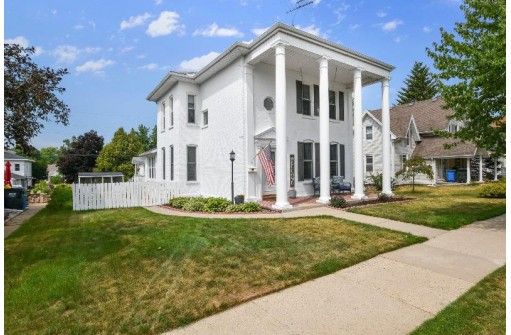 319 W Franklin Street, Portage, WI 53901