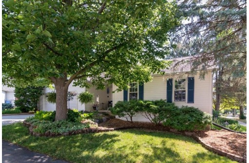 7302 W Valley Ridge Drive, Madison, WI 53719