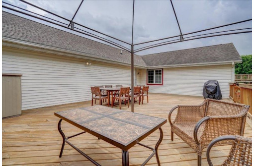 484 Dahl Drive, DeForest, WI 53532