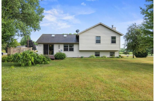 2732 Rolling View Road, Stoughton, WI 53589