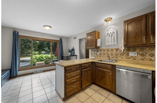 2802 Shefford Drive, Madison, WI 53719