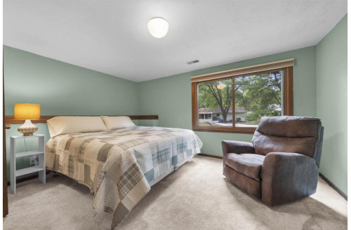 2802 Shefford Drive, Madison, WI 53719