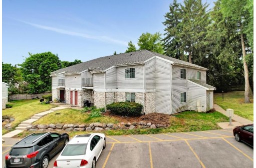 1108 Whispering Pines Way, Fitchburg, WI 53713