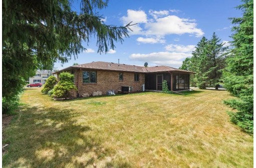 1250 Surrey Drive, Milton, WI 53563