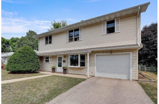 1313 Oneill Avenue, Madison, WI 53704