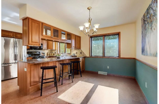 913 Peregrine Trail, Oregon, WI 53575