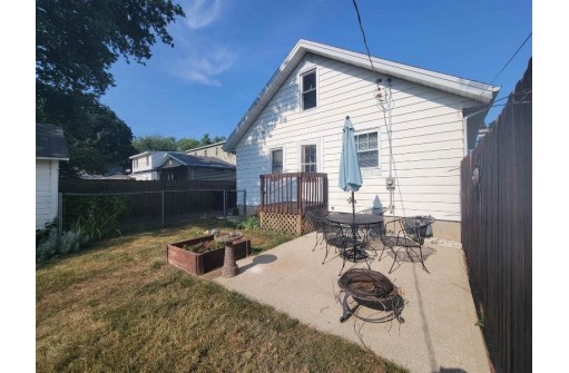 931 Eisenhower Avenue, Janesville, WI 53545