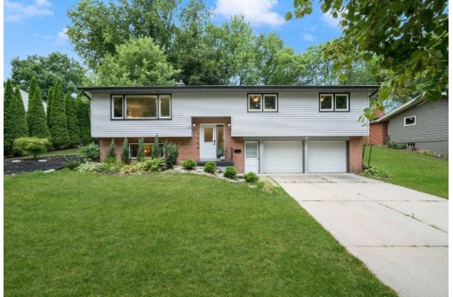 1509 Arrowood Drive, Madison, WI 53704