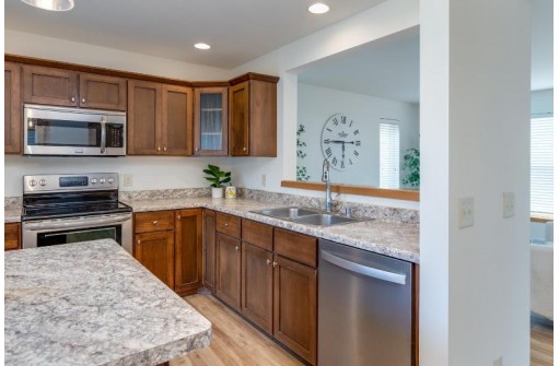 1706 Fair Pheasant Way, Sun Prairie, WI 53590