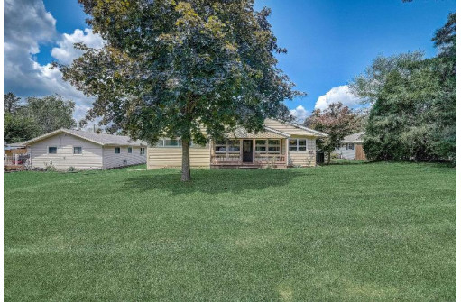 133 E Goodland Street, Sun Prairie, WI 53590