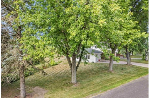 W13879 Skyline Circle, Ripon, WI 54971