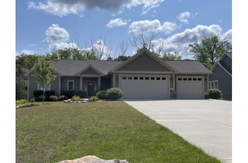 726 Island Court, Baraboo, WI 53913