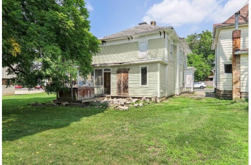 207 E Jefferson Street, Stoughton, WI 53589