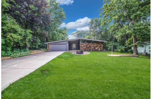 5841 Pond Road, Madison, WI 53718