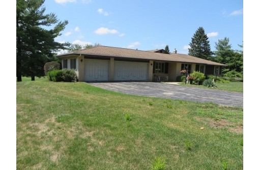3819 N Spring Hill Drive, Janesville, WI 53545