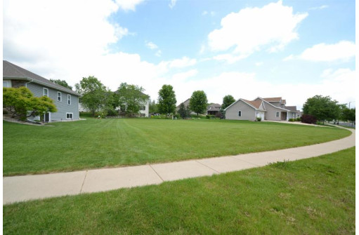 LOT 33 Memorial Circle, Windsor, WI 53598