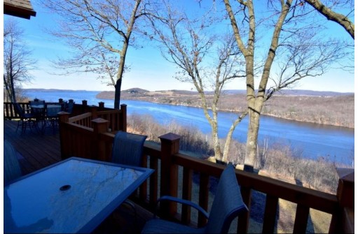 N3649 Bluff View Trail, Poynette, WI 53955